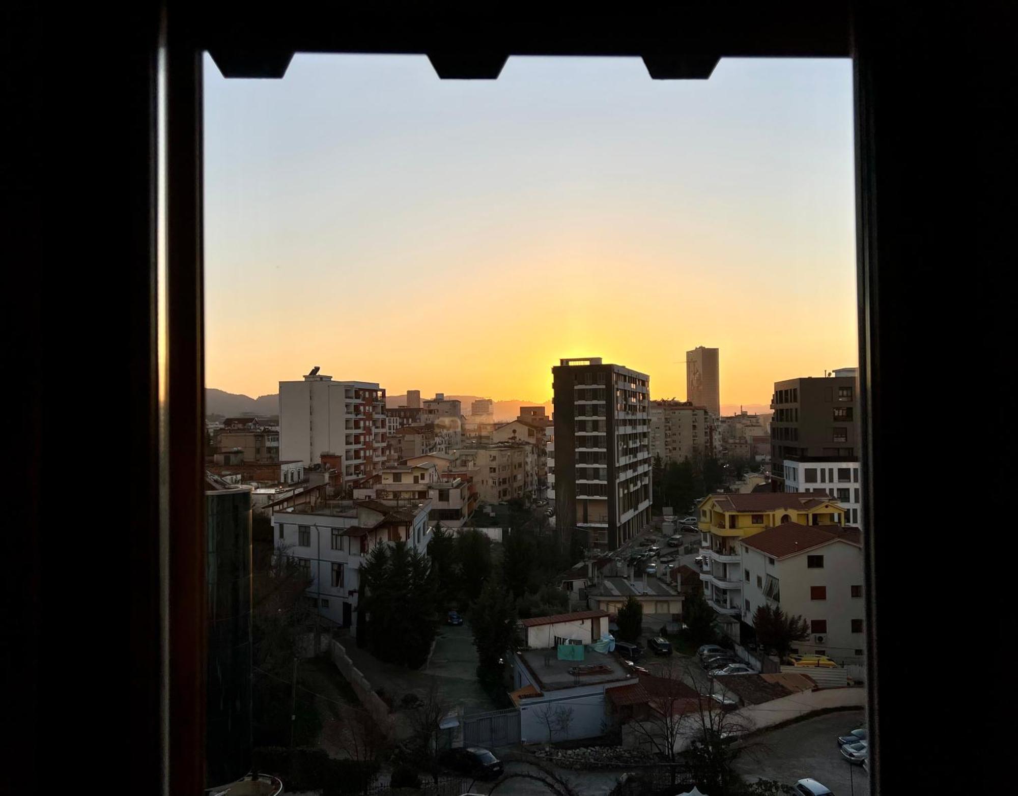 Skyview Oasis Premium Apartment Tiranë Luaran gambar