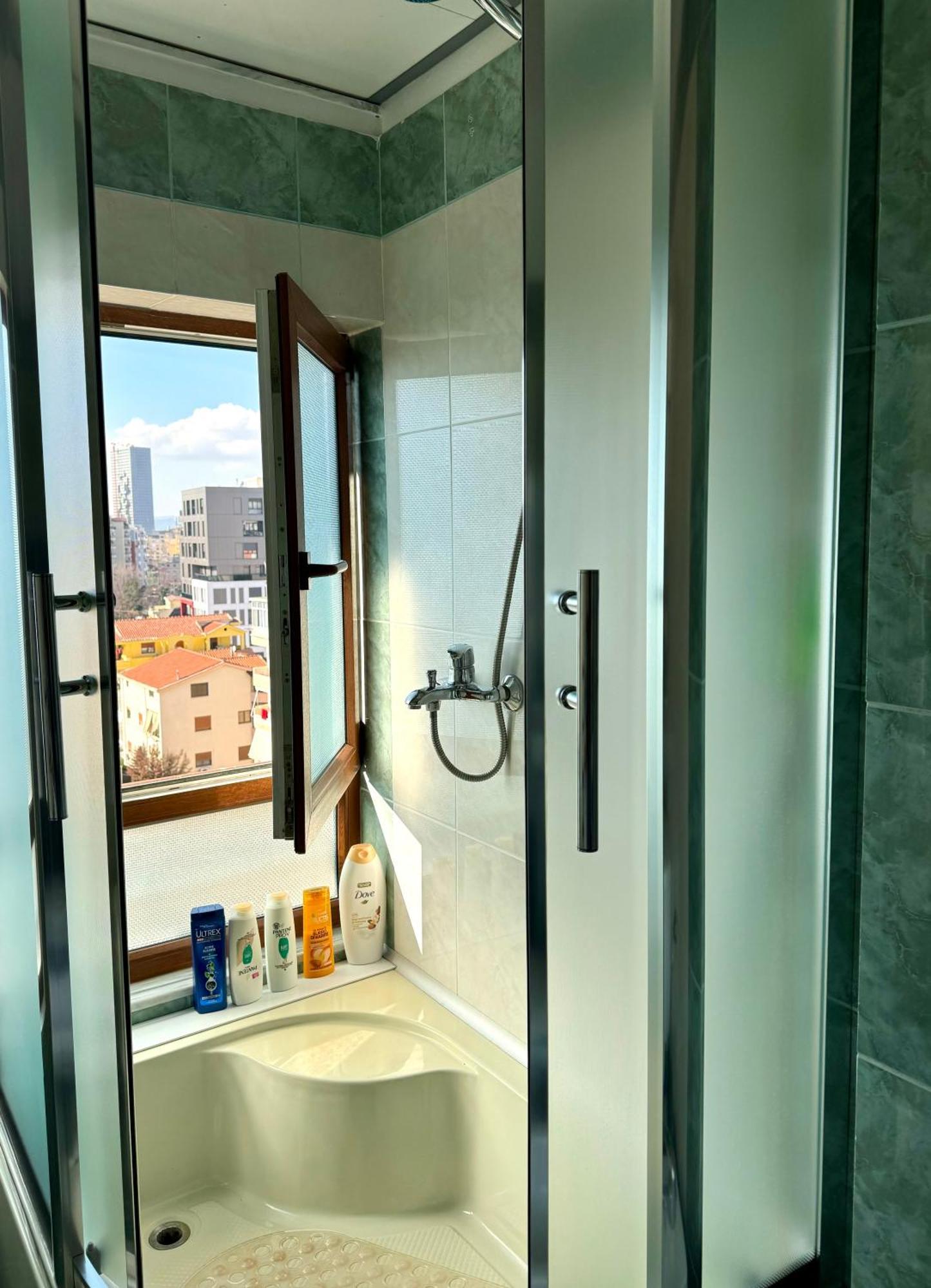 Skyview Oasis Premium Apartment Tiranë Luaran gambar