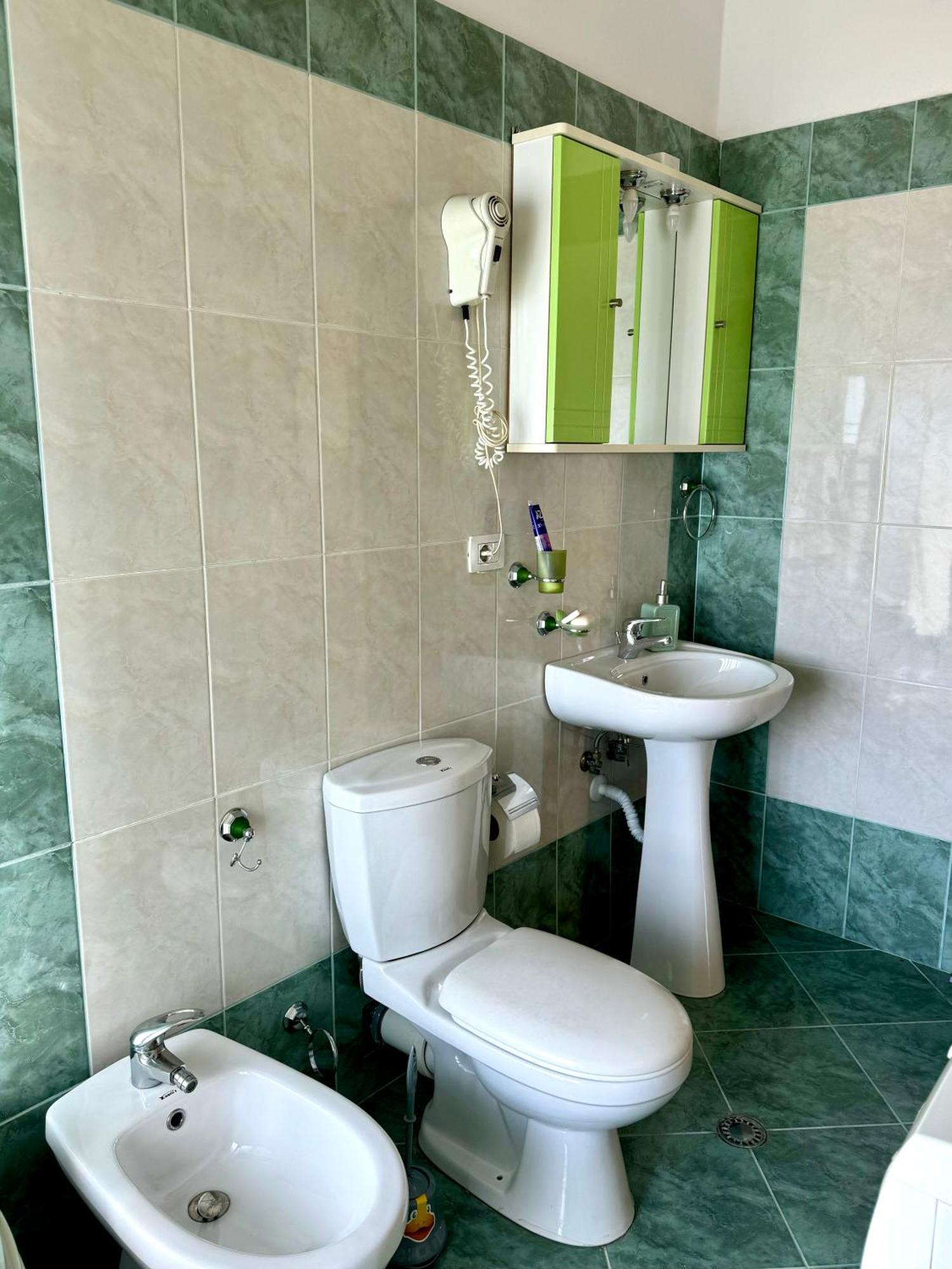 Skyview Oasis Premium Apartment Tiranë Luaran gambar