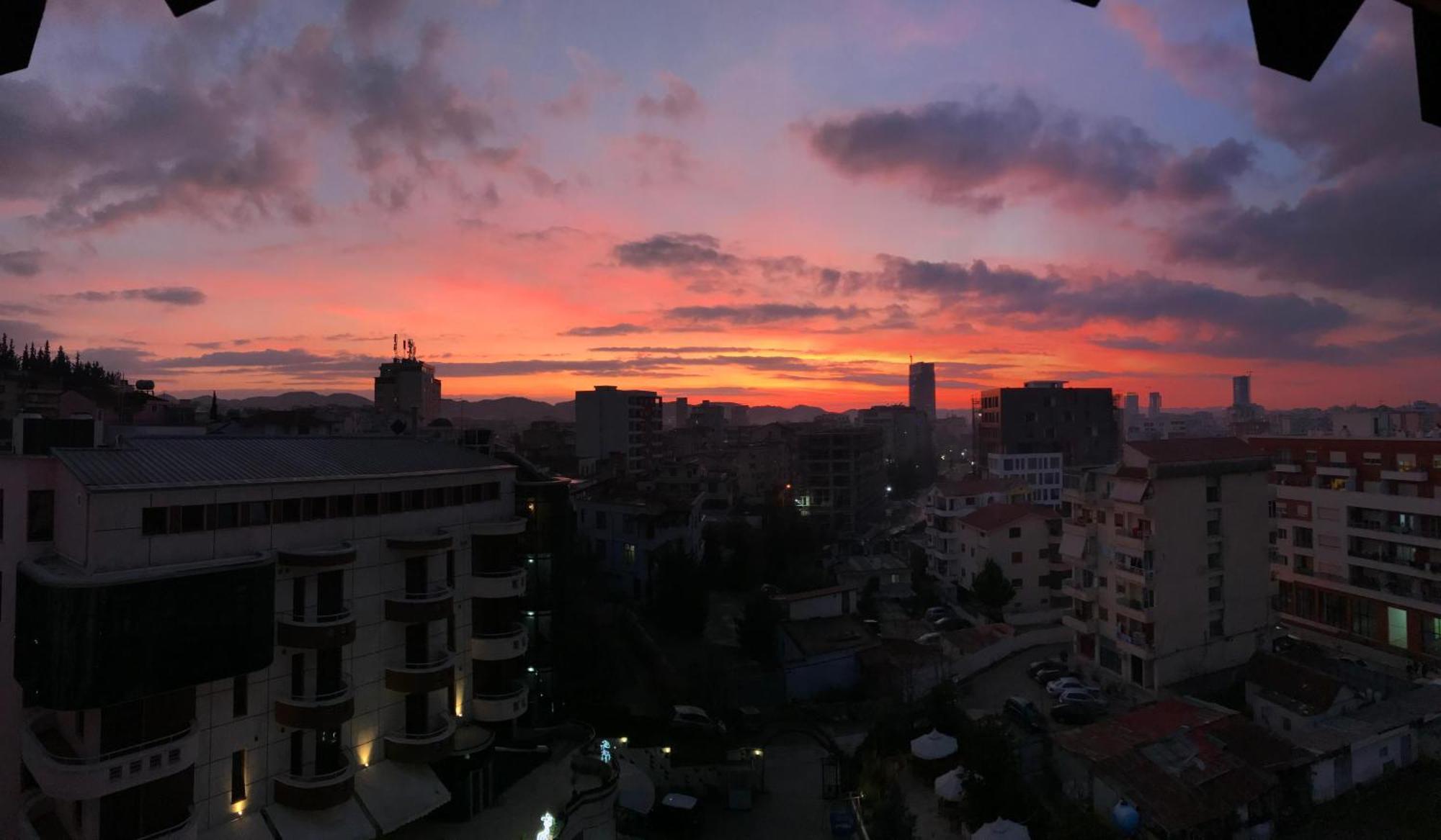 Skyview Oasis Premium Apartment Tiranë Luaran gambar